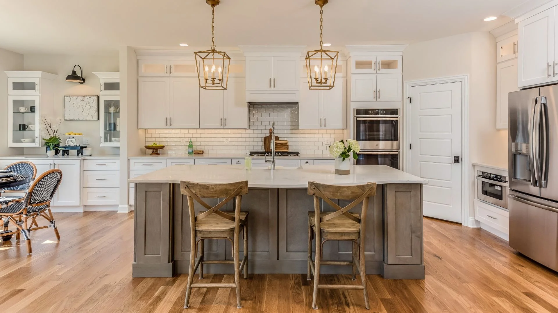 Custom Kitchen Islands: The Multi-functional Heart of Colorado Springs Luxury Homes