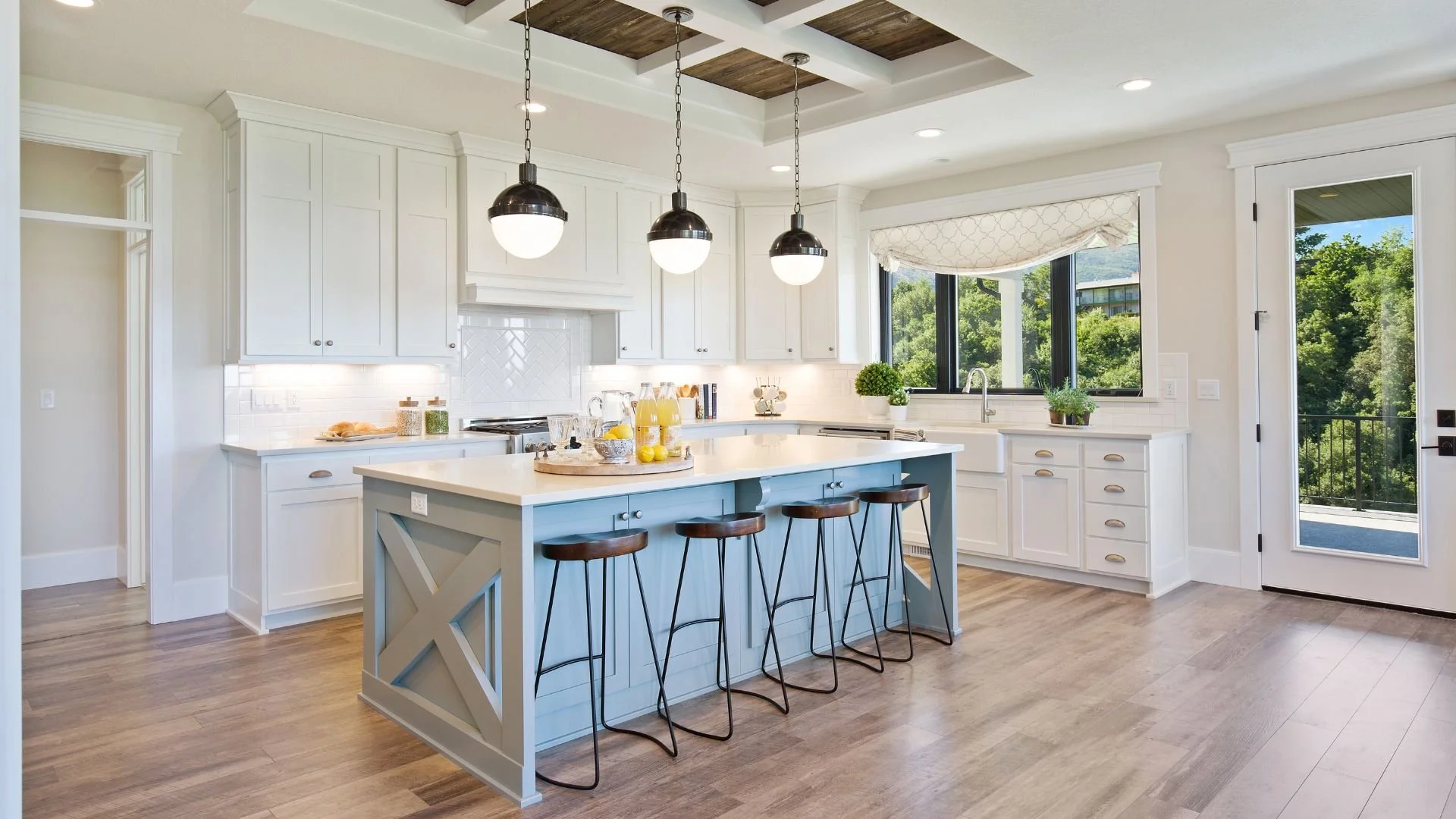Why Farmhouse Style Cabinetry Is Perfect for Colorado Mountain Homes